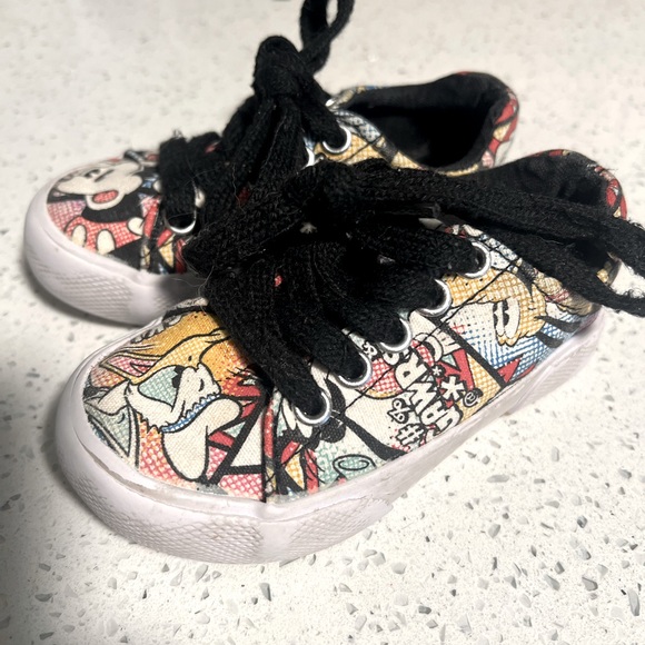 Disney Toddler Mickey Mouse and friends shoes - Picture 1 of 5